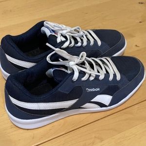 Men’s Reebok sneaker size 9
